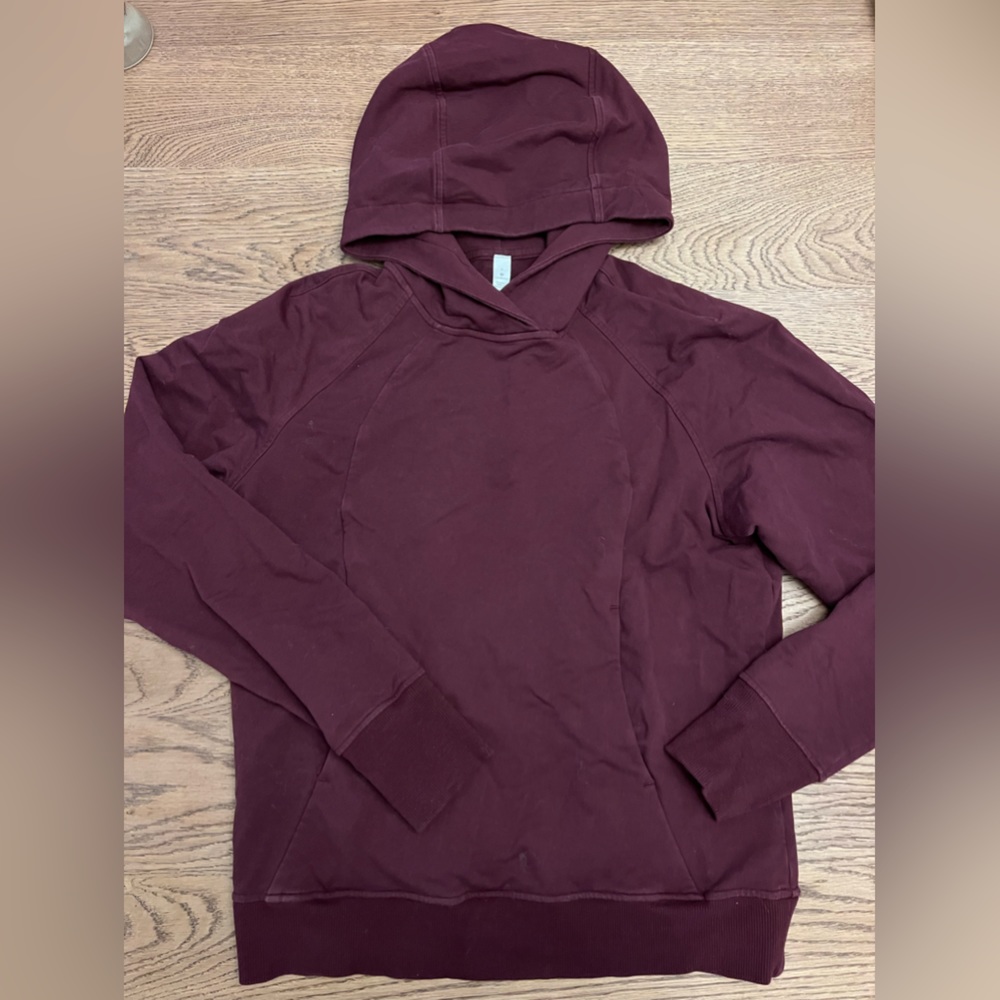 Burgundy Lululemon hoodie with pocket size 6 never worn